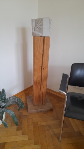 Sandsteinkapitell auf